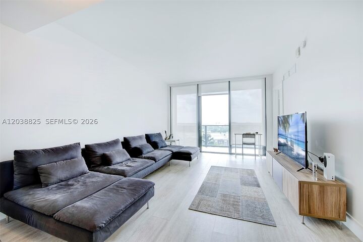 Property Photo:  121 NE 34th St 1111  FL 33137 