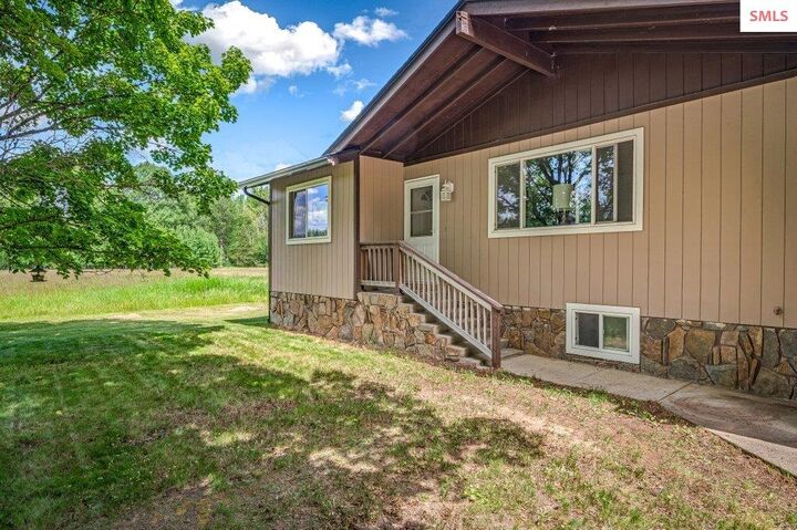 Property Photo:  1495 Colburn Culver Rd  ID 83864 