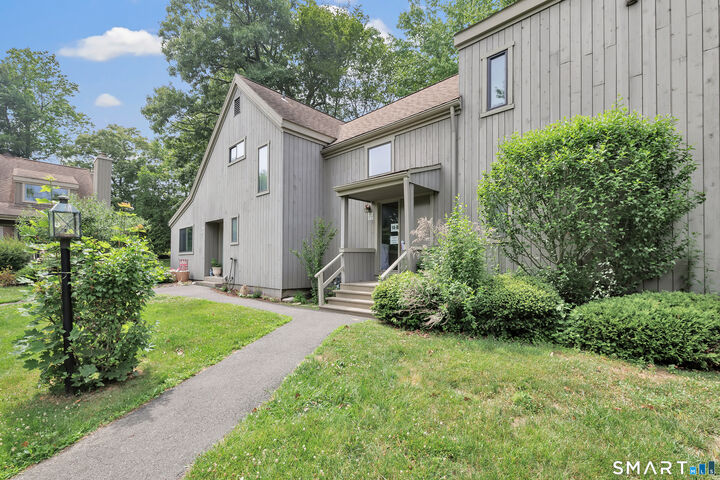 Property Photo:  14 Algonquin Lane C  CT 06614 