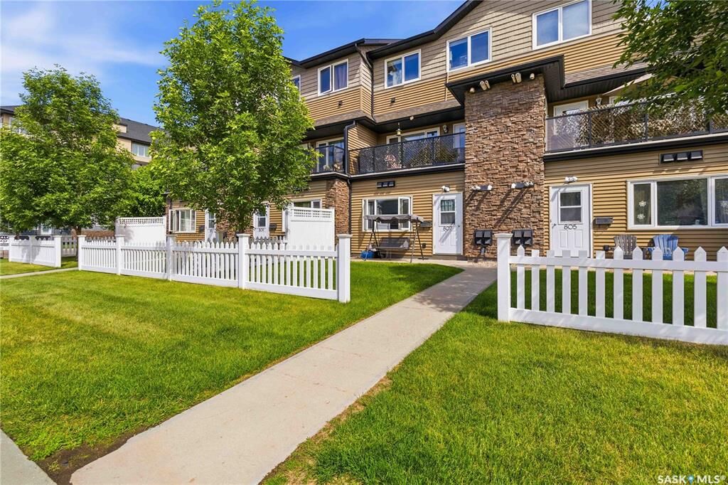 Property Photo: 110 Shillington Crescent 807 SK S7M 3Z8