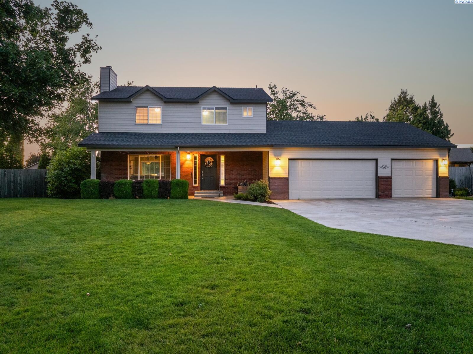 Property Photo: 4502 Victoria Ct. WA 99353