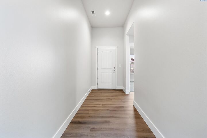 Property Photo: 2945 S Penn St WA 99338
