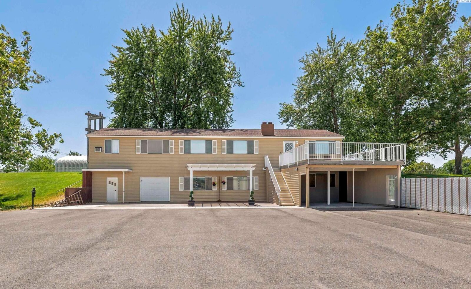 Property Photo: 33 Poplar Street WA 99323