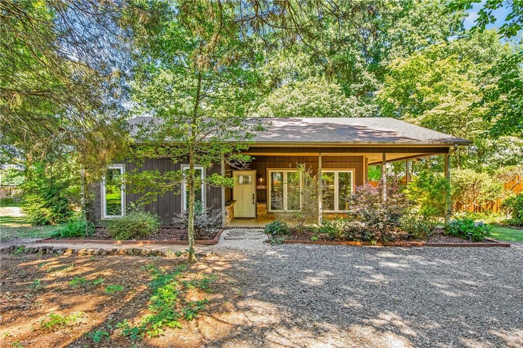 Property Photo:  634 Eisenhower Street  NC 27055 