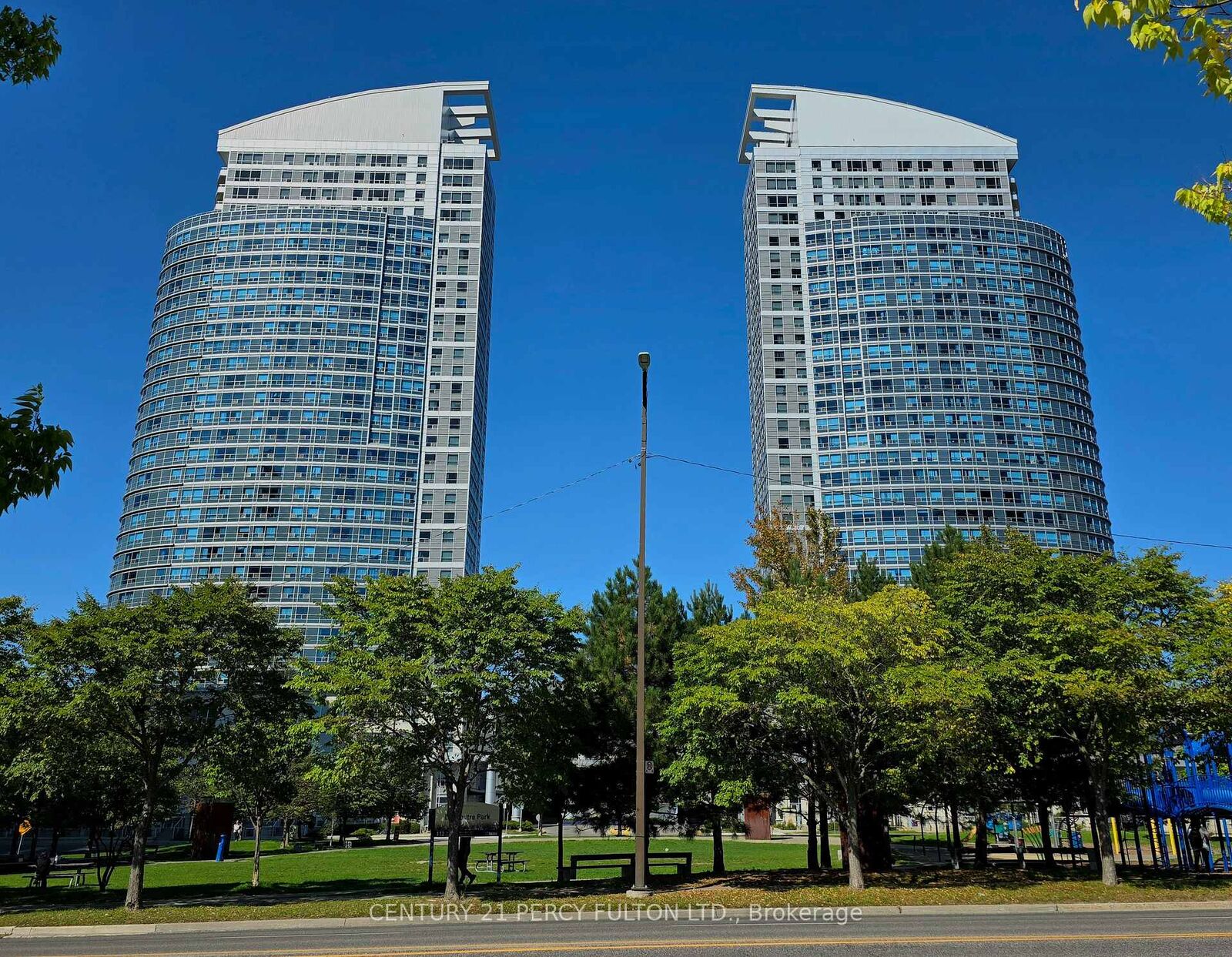 Property Photo:  36 Lee Centre Drive 2108  ON M1H 3K2 