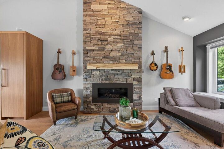 Property Photo:  17 McKay Court  ON L9H 6P1 