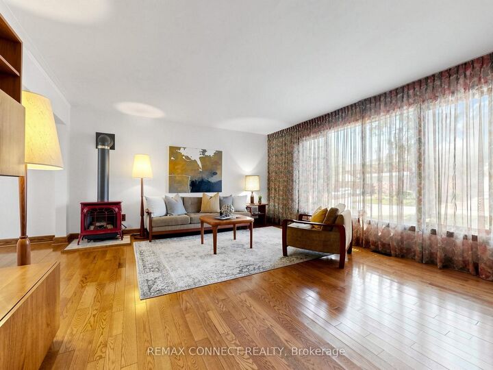 Property Photo: 90 Sylvan Avenue ON M1M 1K1