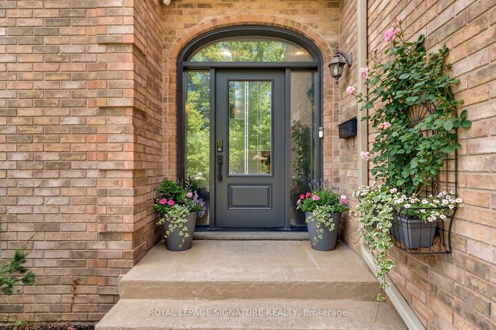 Property Photo: 2324 Hilltop Lane ON L6M 3M8