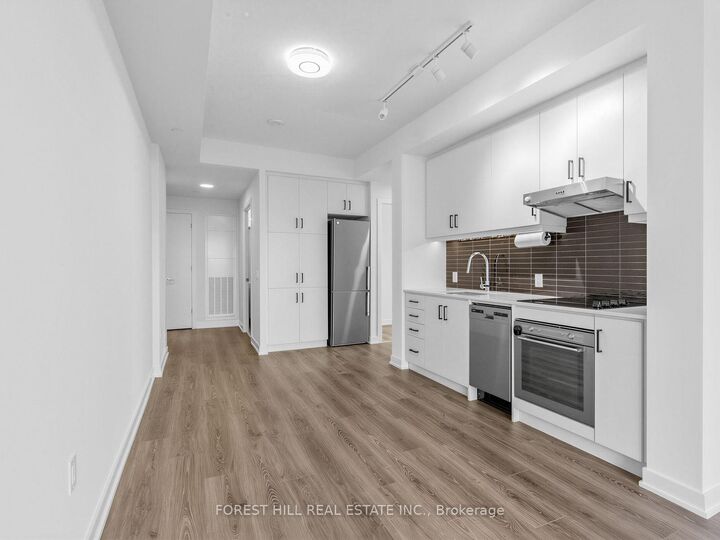 Property Photo: 9 Tecumseth Street 807 ON M5V 0S5