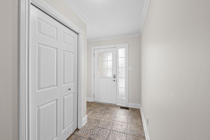 Property Photo: 110 Templeton Court ON K0G 1J0