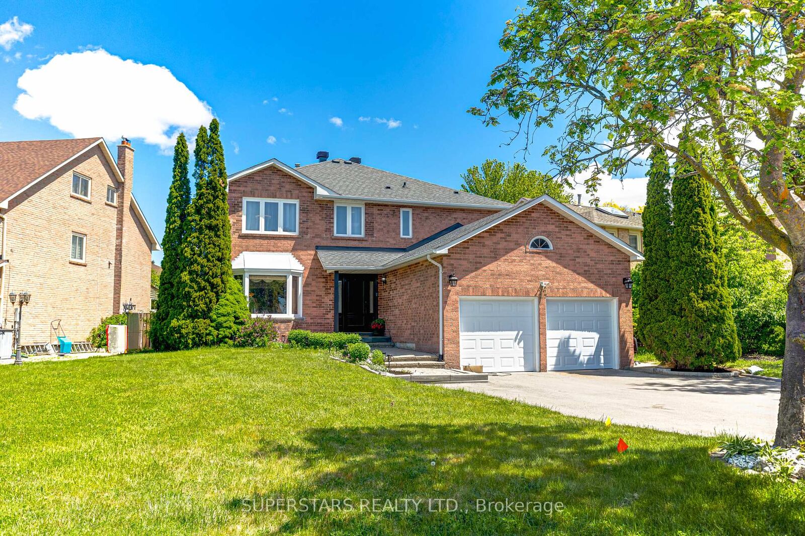 Property Photo: 22 West Side Drive ON L3P 7J4