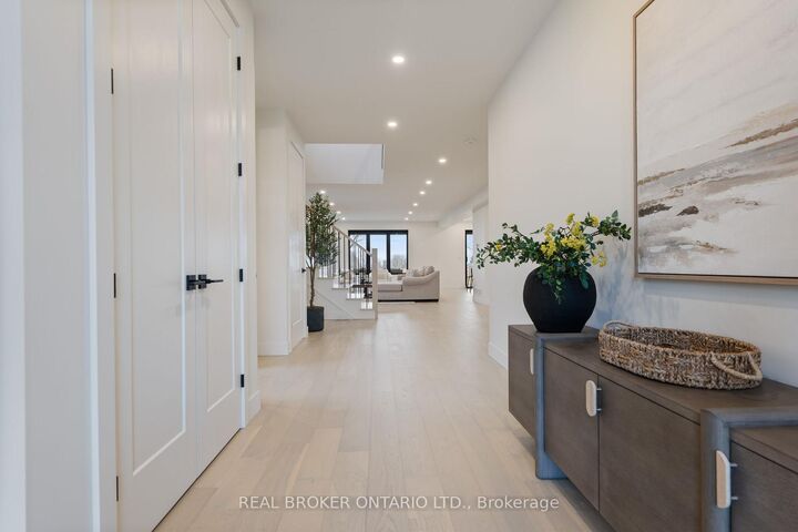 Property Photo: 12 Macneil Court ON N0J 1T0