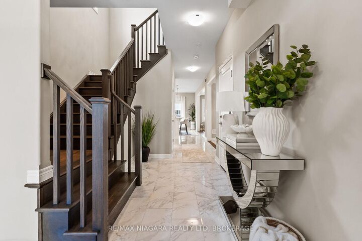 Property Photo: 91 Quebec Avenue ON L3B 0E4