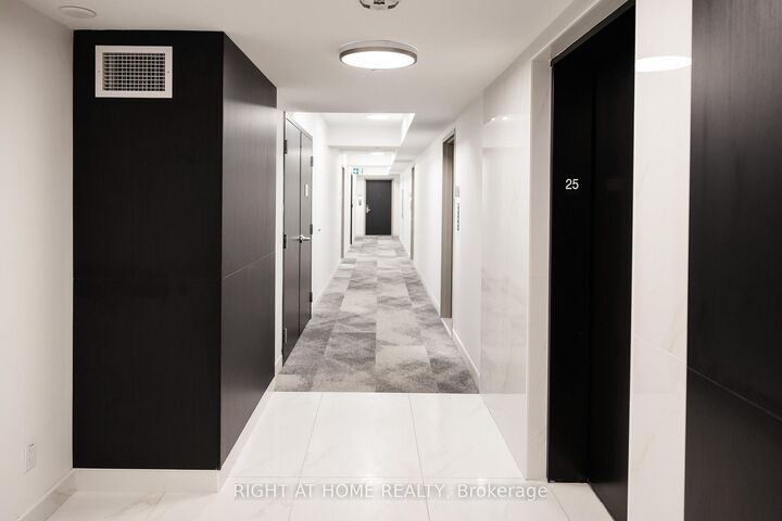 Property Photo:  180 George Street 2508  ON K1N 0G8 