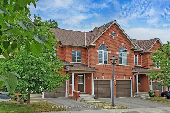 Property Photo: 7360 Zinnia Place 162 ON L5W 2A1