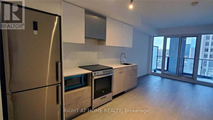 Property Photo: 251 Jarvis Street 818 ON M5B 0C3