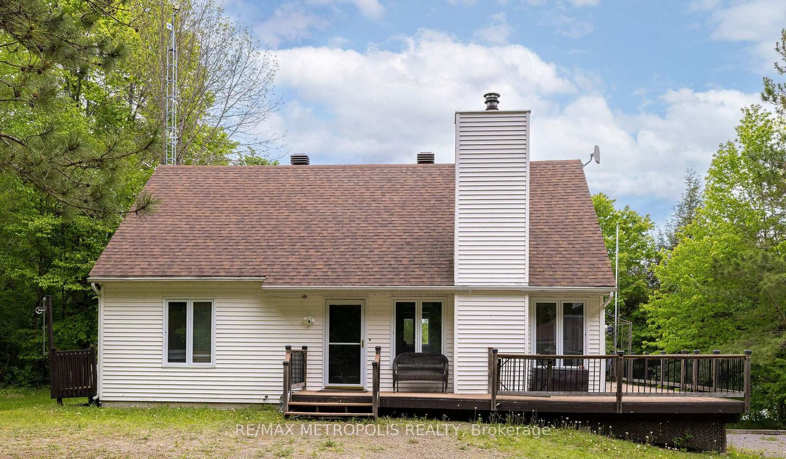 Property Photo: 763 Narrows Lock Road 114 ON K0G 1V0