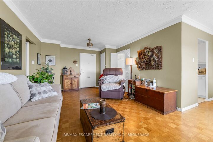 Property Photo: 35 Towering Heights Boulevard 1007 ON L2T 3G8