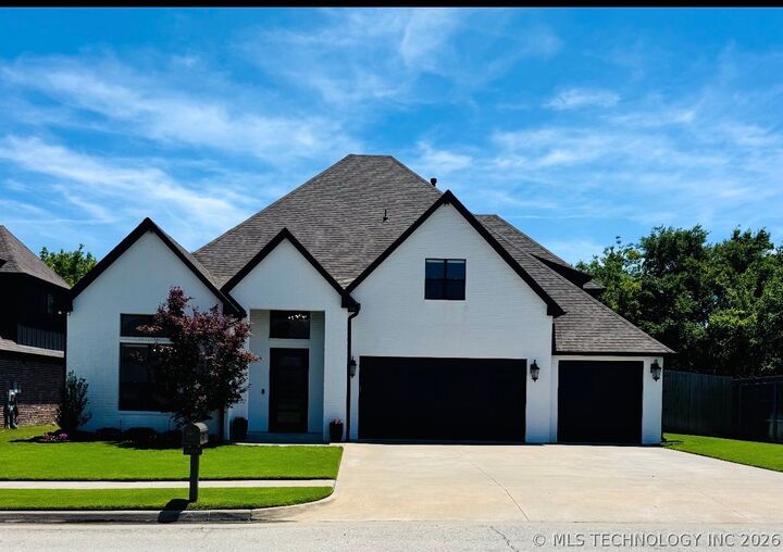 Property Photo:  16530 E 43rd Street  OK 74134 