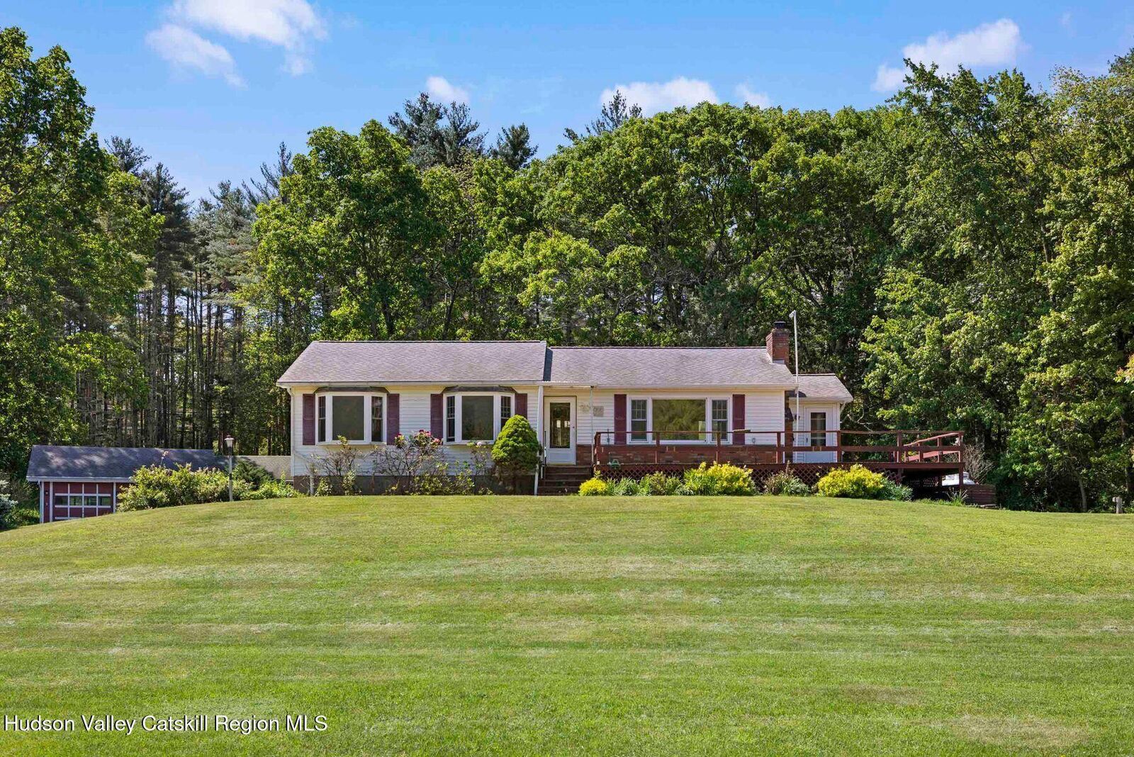Property Photo:  94 Chestnut Hill  NY 12498 