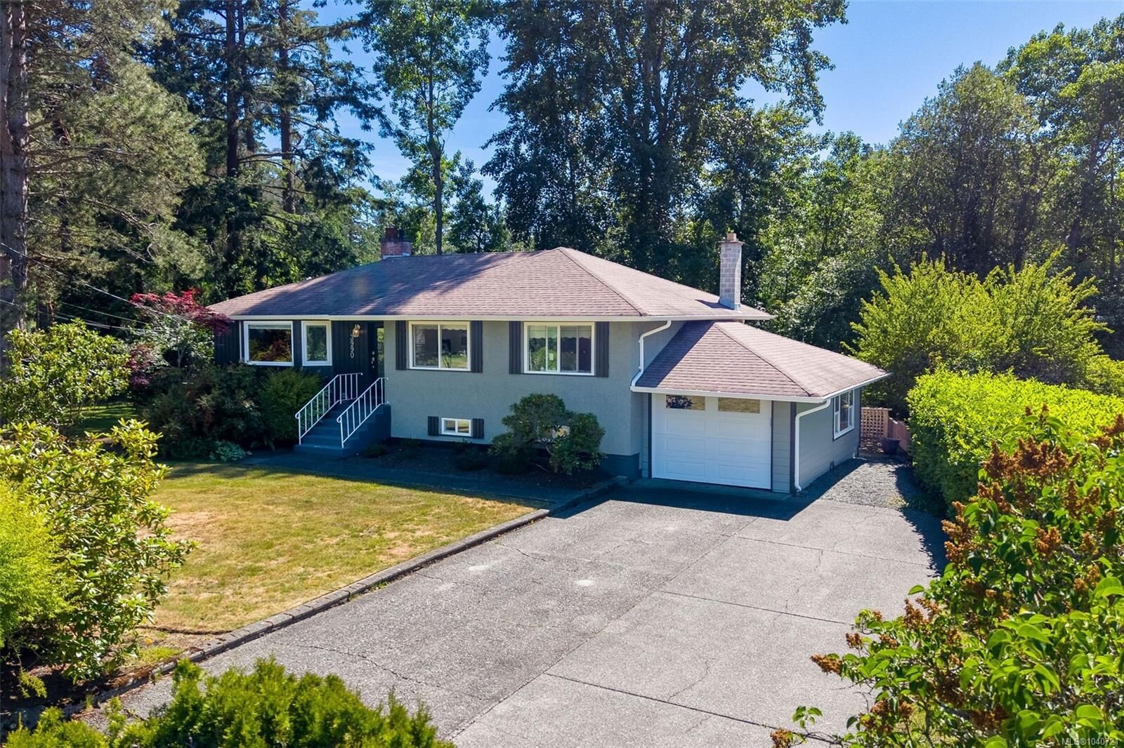 Property Photo: 3990 Haro Rd BC V8N 4A9