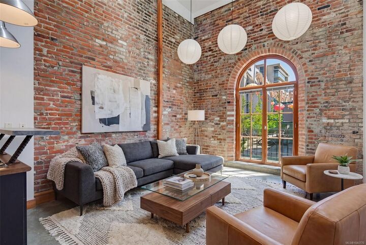 588 Pandora Ave #209 — photo 1