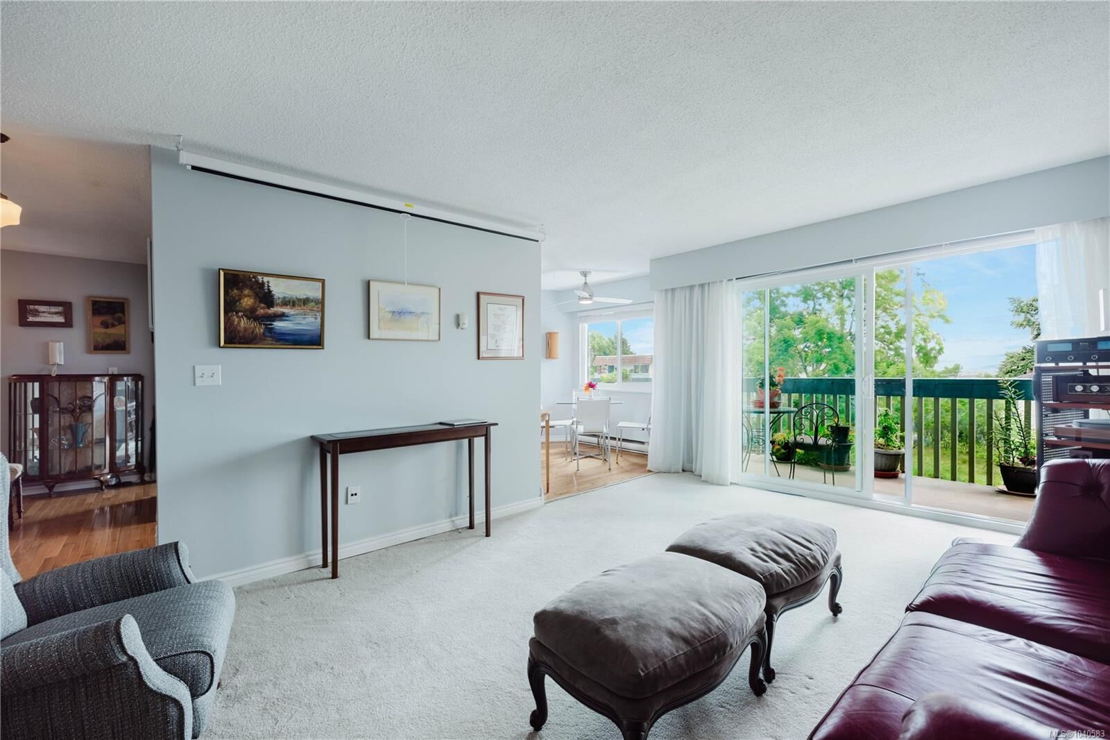 Property Photo:  1012 Collinson St #404  BC V8V 3C1 