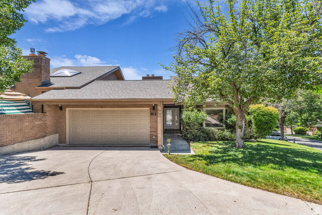Property Photo: 811 N Grandridge Dr UT 84103