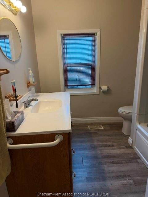Property Photo: 303 Wellington Street West ON N7M 1K2