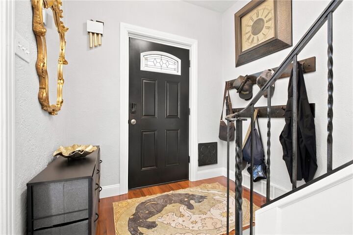 Property Photo:  17 E Willock Rd  PA 15227 