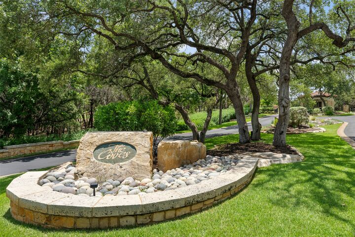 Property Photo:  906 Moonlight Bay Drive  TX 78669 