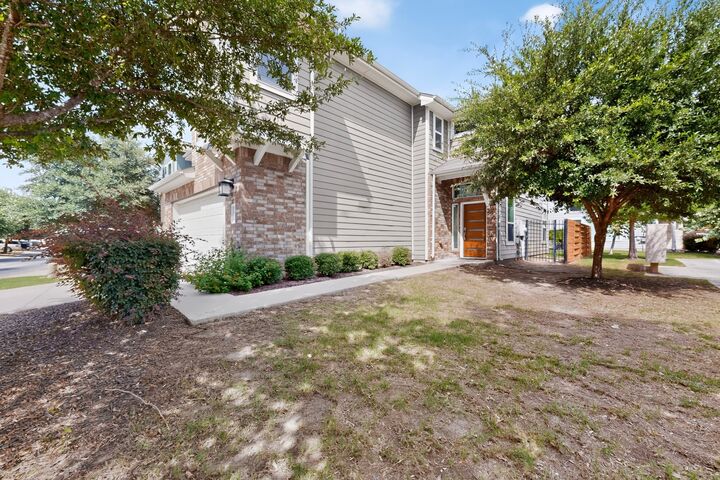Property Photo:  5915 Swayden Lane  TX 78745 