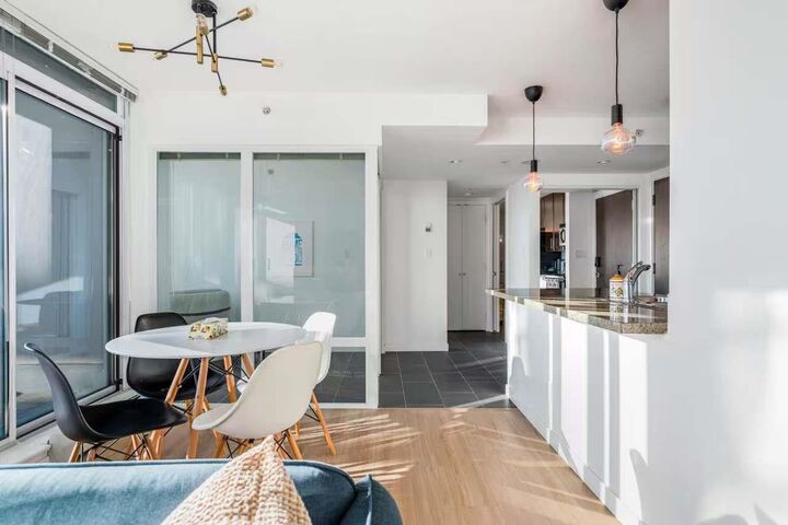 618 Abbott Street 518 — photo 1