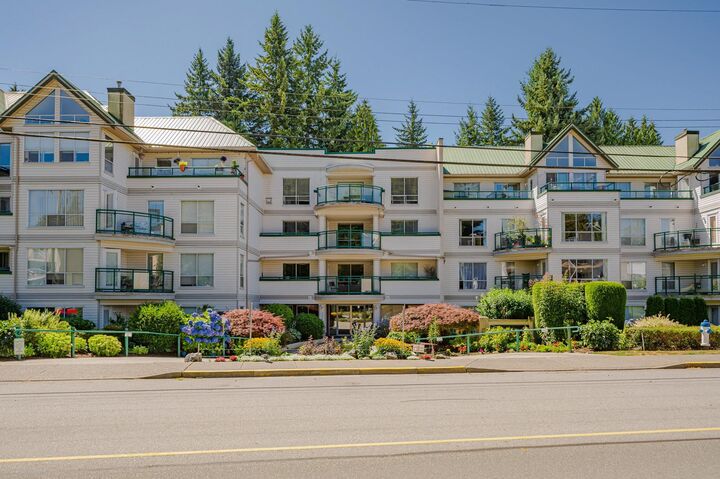 Property Photo:  33280 E Bourquin Crescent 302  BC V2S 7K2 