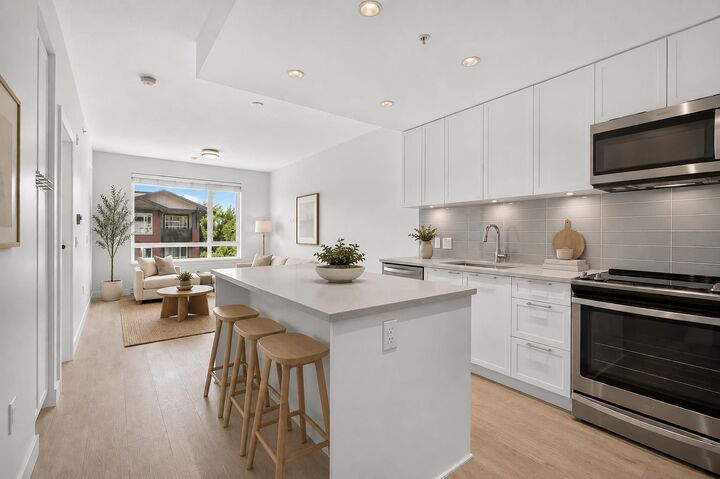 2382 Atkins Avenue 404 — photo 1
