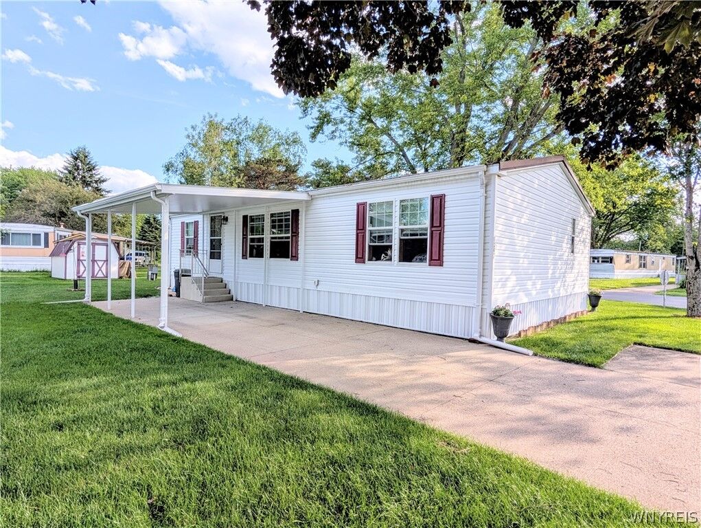 Property Photo:  1067 Brookwood Drive  NY 14047 