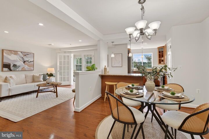 Property Photo: 4177 S Four Mile Run Drive 302 VA 22204
