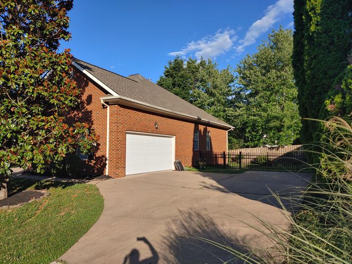 Property Photo:  178 Carriage Chase Circle  VA 20186 