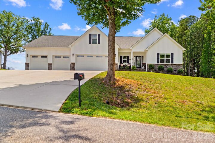 Property Photo:  305 Absher Farm Loop  NC 28625 