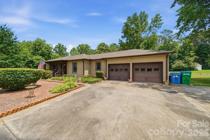 Property Photo:  3510 Mintstone Drive  NC 28227 