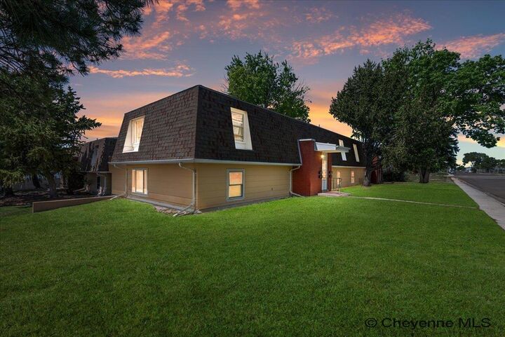 Property Photo: 2545 E 9th St WY 82001
