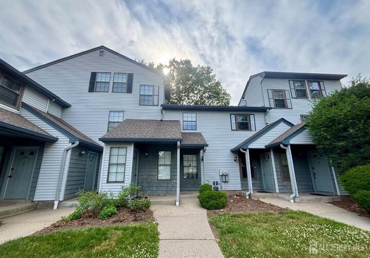 Property Photo:  1104 Woodbridge Commons Way  NJ 08830 