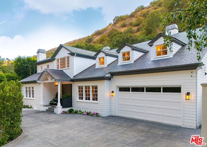 Property Photo:  2803 Mandeville Canyon  CA 90049 