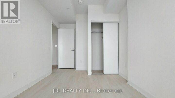 Property Photo:  3900 Confederation Parkway 3808  ON L5B 0K7 