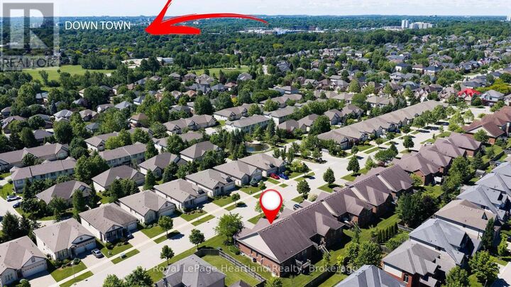 Property Photo:  518 Blue Jay Drive 18  ON N5X 0E4 