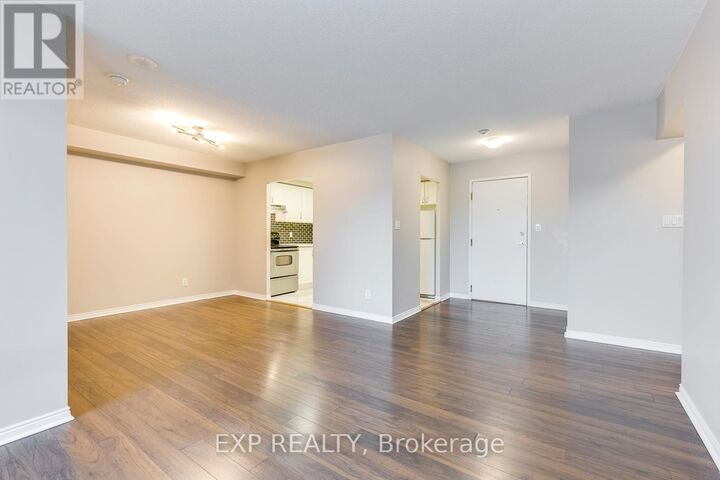 Property Photo: 135 Hillcrest Avenue 205 ON L5B 4B1