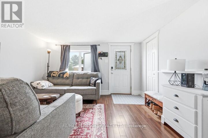 Property Photo:  1 Violet Street  ON K8H 2C2 