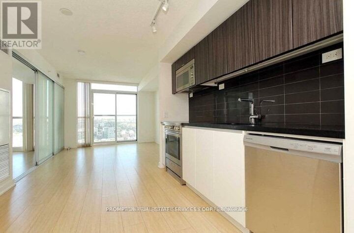 Property Photo:  85 Queens Wharf Road 1910  ON M5V 0J9 