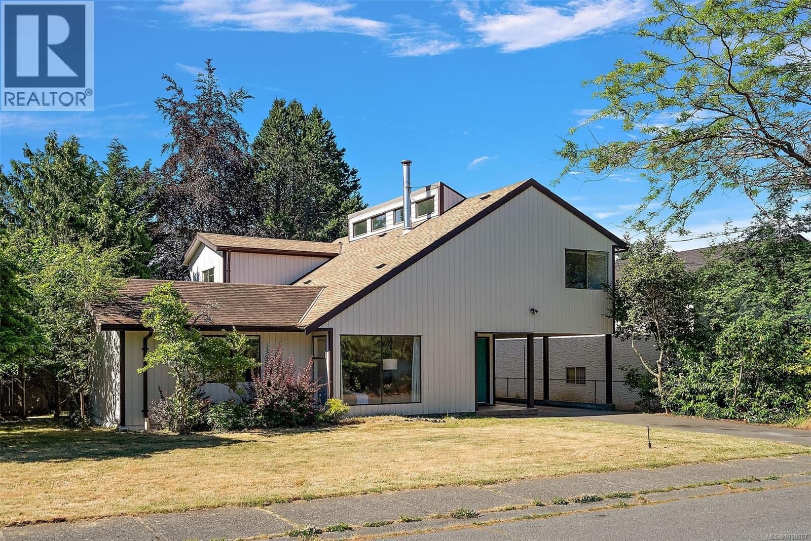 Property Photo:  1871 Fairburn Drive  BC V8N 5B4 