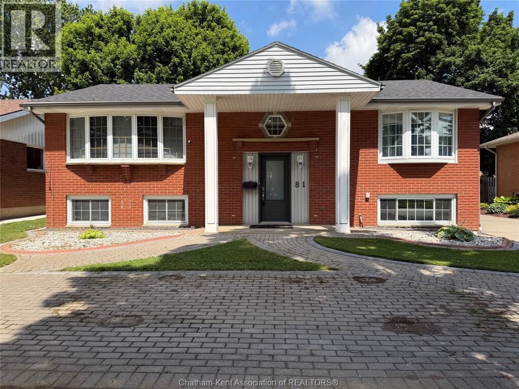 Property Photo: 81 Lancefield Place ON N7L 2M2